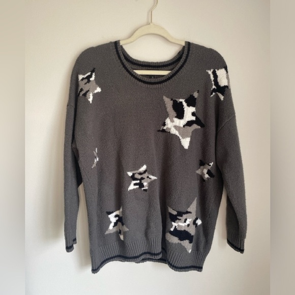 TORRID Grey Star Camo Print Knit Crewneck Sweater Women’s Size 0 Large - Picture 4 of 7